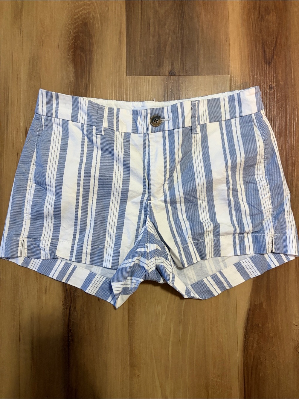Old Navy Blue & White Striped Women’s Shorts